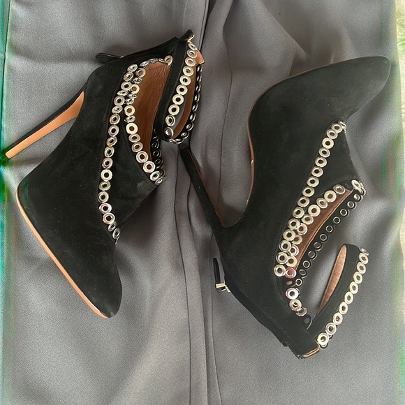 Alaia Black Suede Heels - Picture 2 of 6